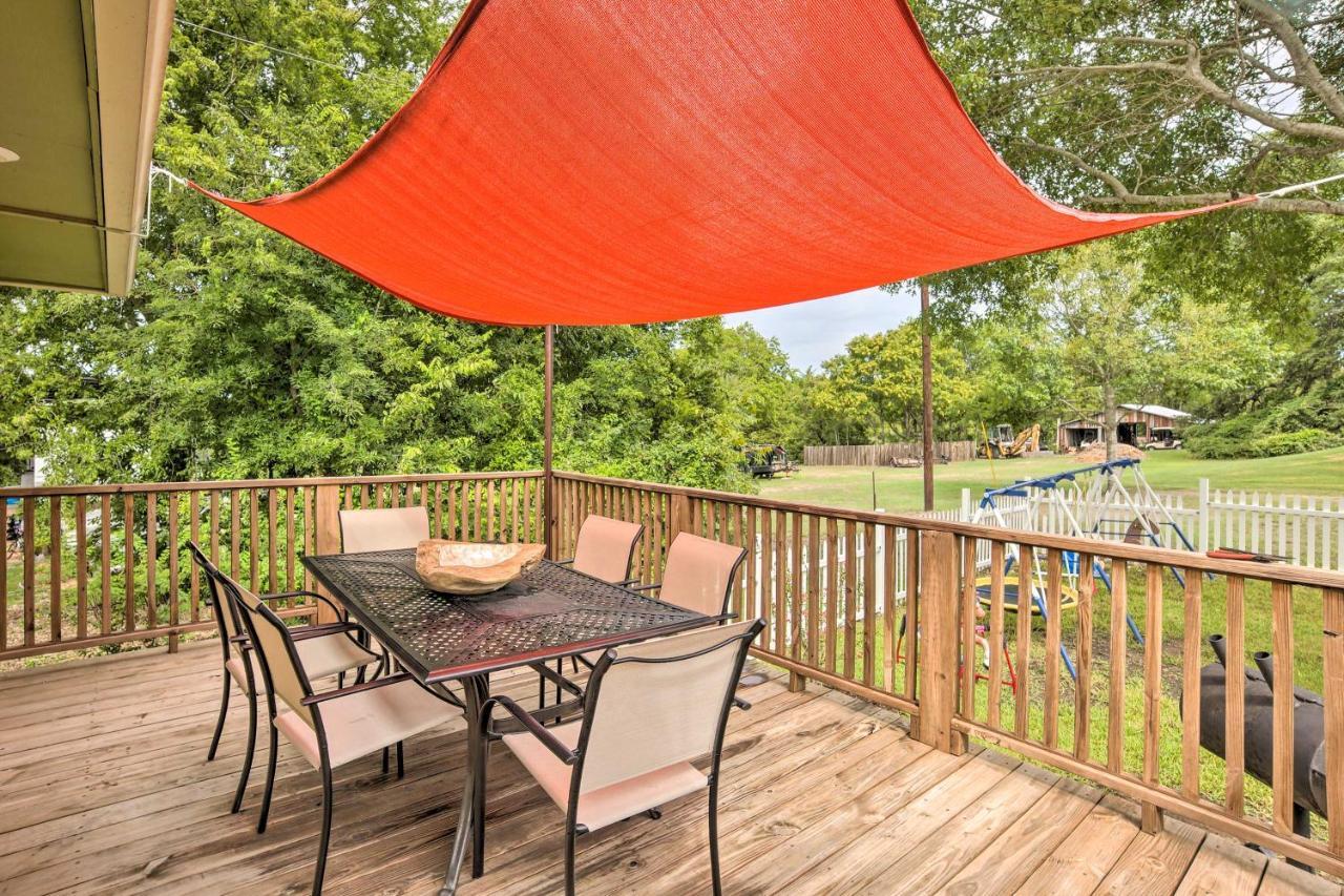 The Gathering Place Brenham Home On 6 Acres Exterior foto